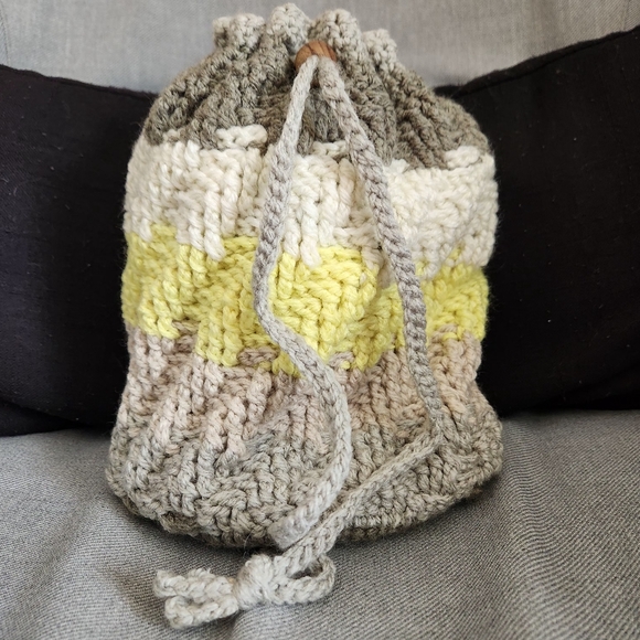 Handmade crochet bag - Picture 1 of 5